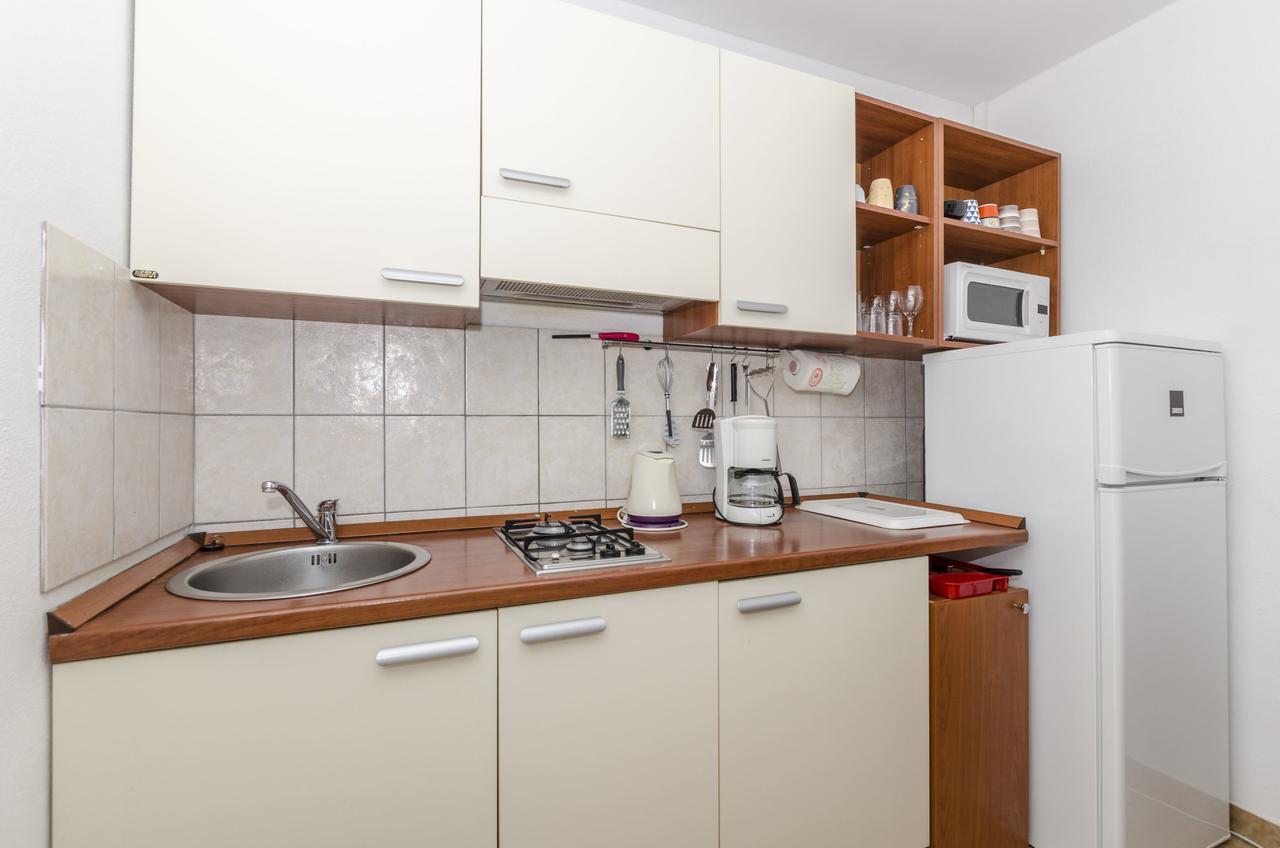 Apartments Dinko Gdinj Luaran gambar