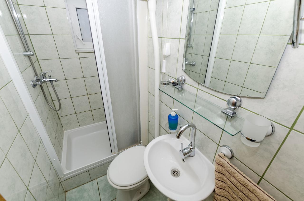 Apartments Dinko Gdinj Luaran gambar