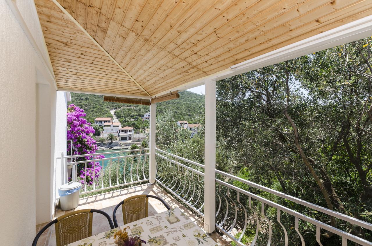 Apartments Dinko Gdinj Luaran gambar