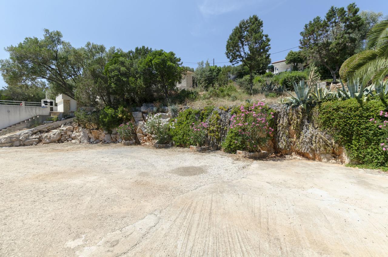 Apartments Dinko Gdinj Luaran gambar