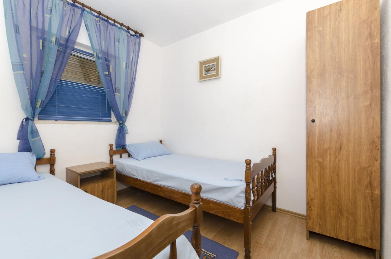 Apartments Dinko Gdinj Luaran gambar