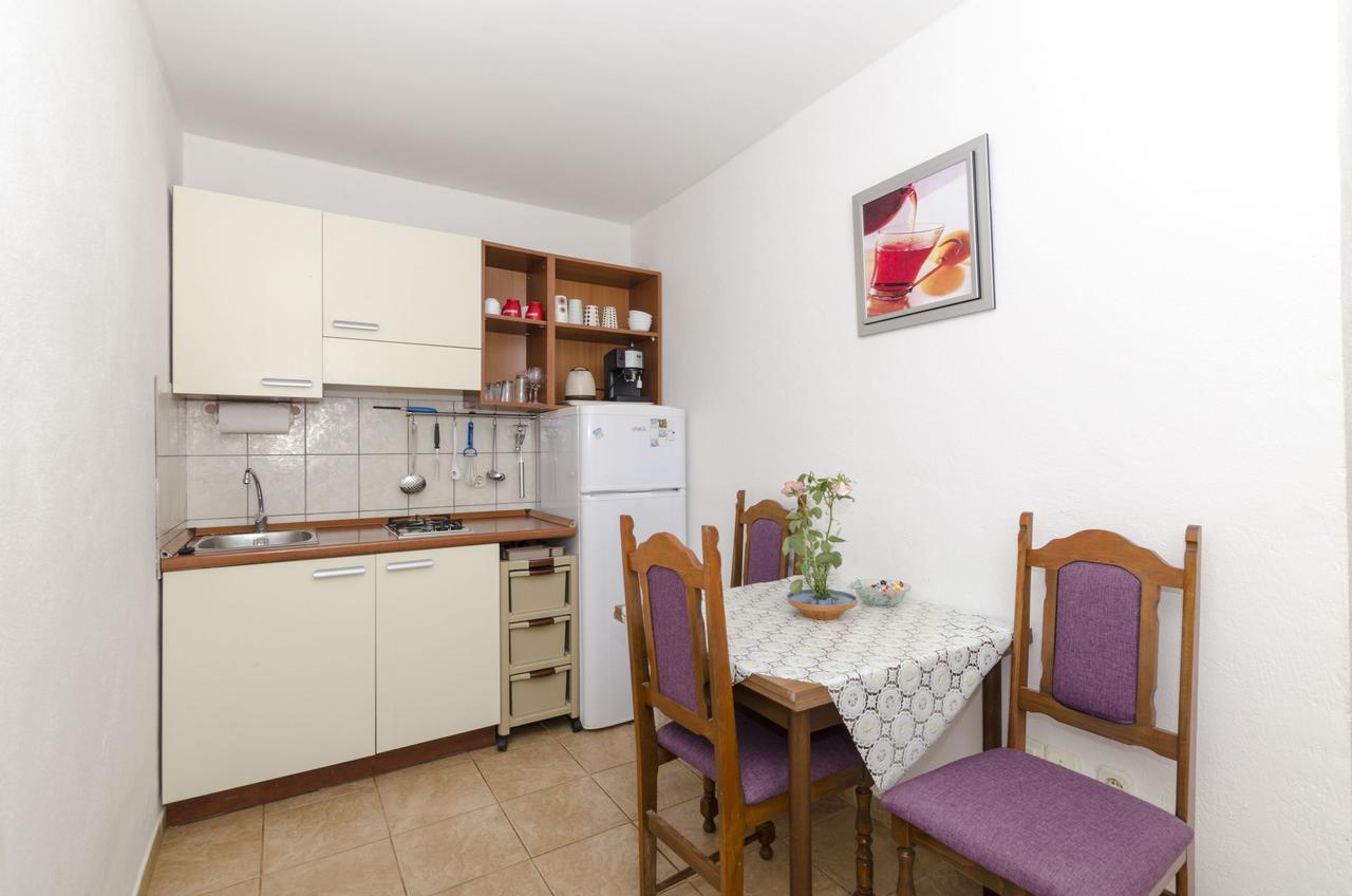 Apartments Dinko Gdinj Luaran gambar