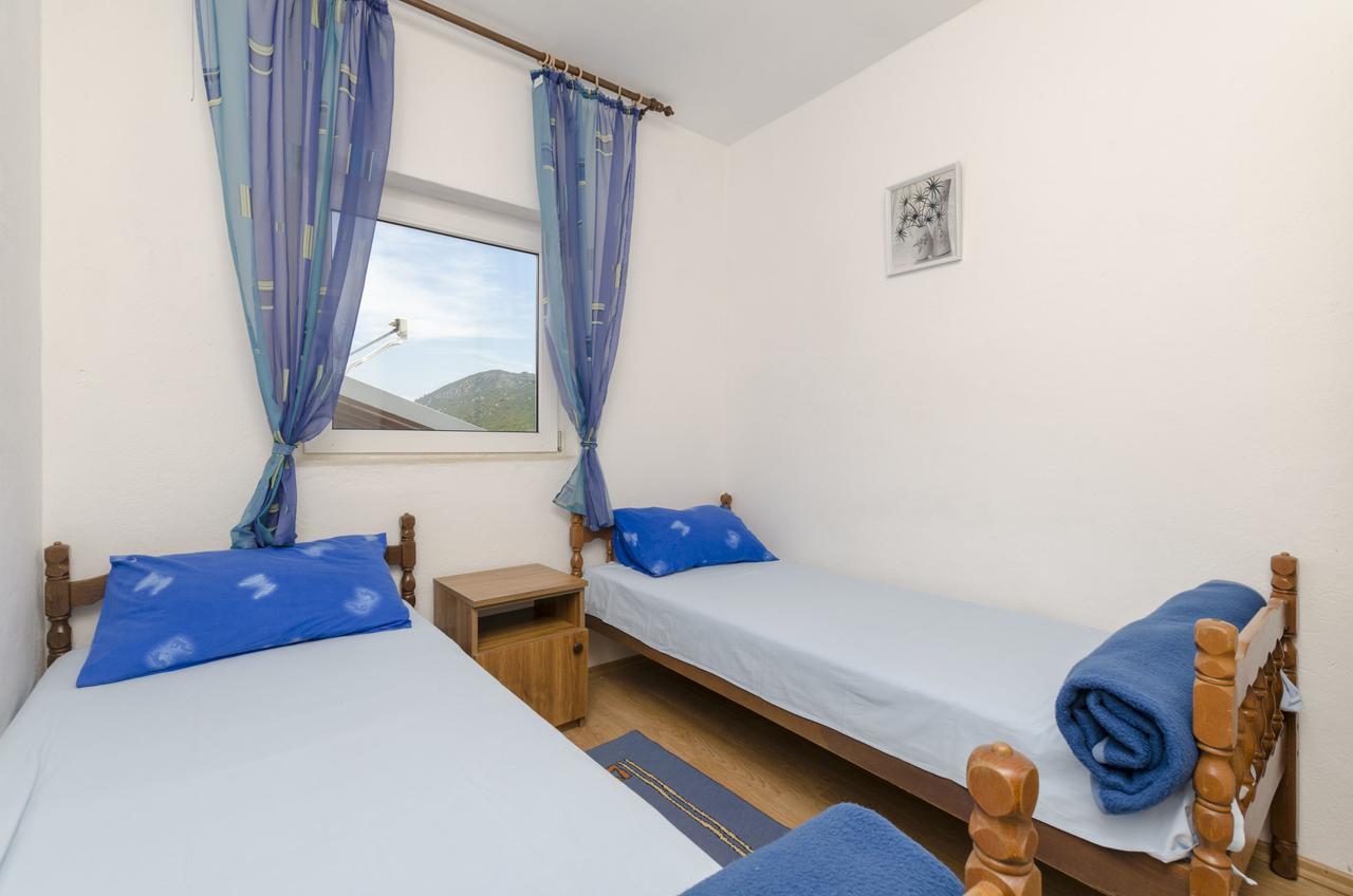 Apartments Dinko Gdinj Luaran gambar