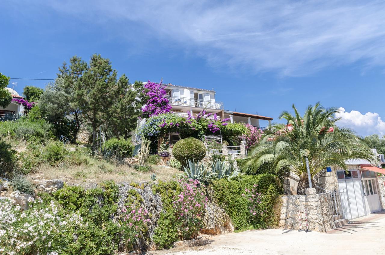 Apartments Dinko Gdinj Luaran gambar